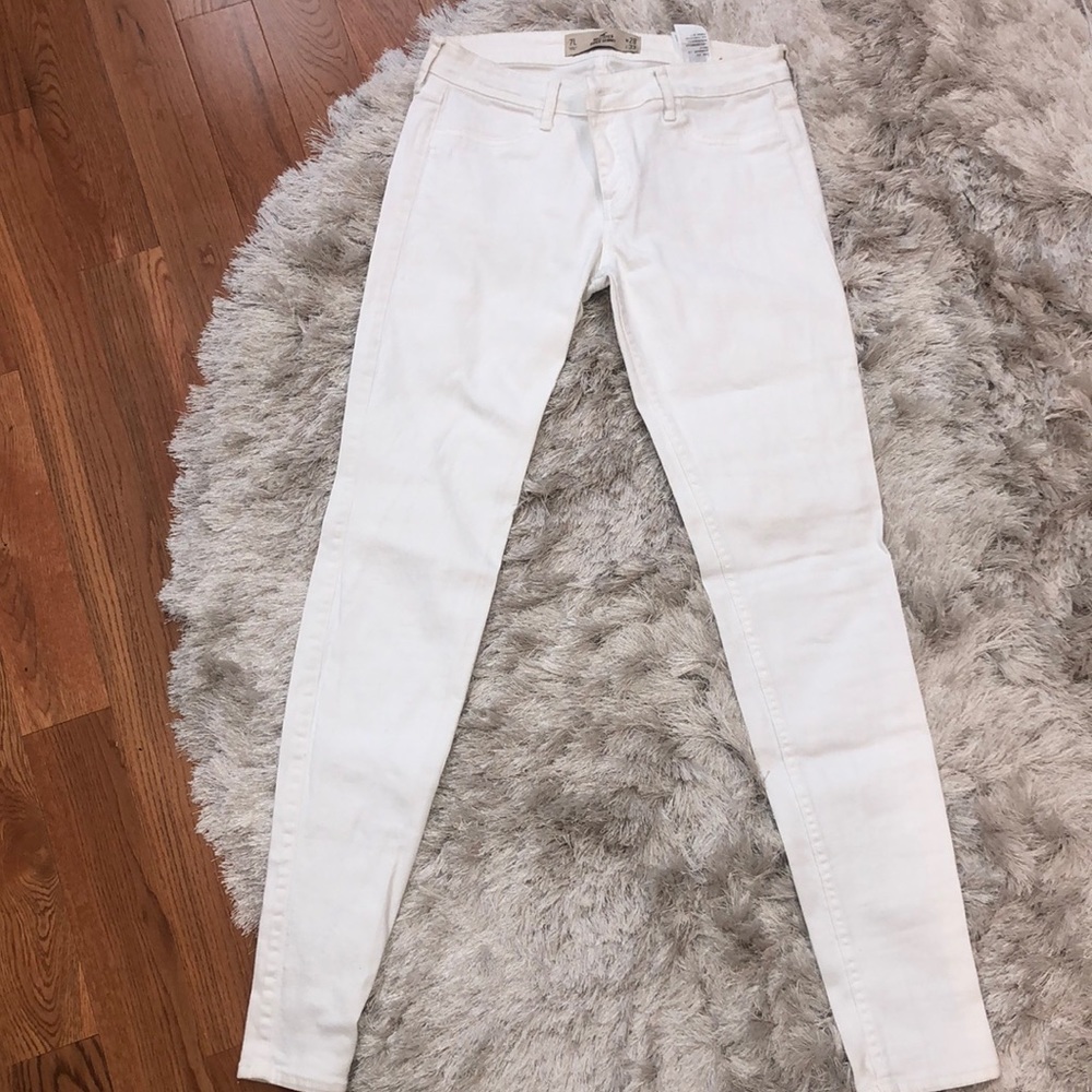 American Eagle White Skinny Jeans